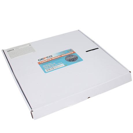 Montage von GEPCO Klebegewichten auf einer Alufelge im Reifenservice.